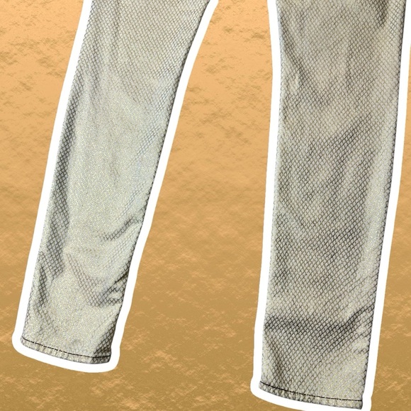 True Religion ‘Skinny Plum’ Skinny Jeans in “Gold Fishnet Scales Print” Size 29 - Picture 14 of 15